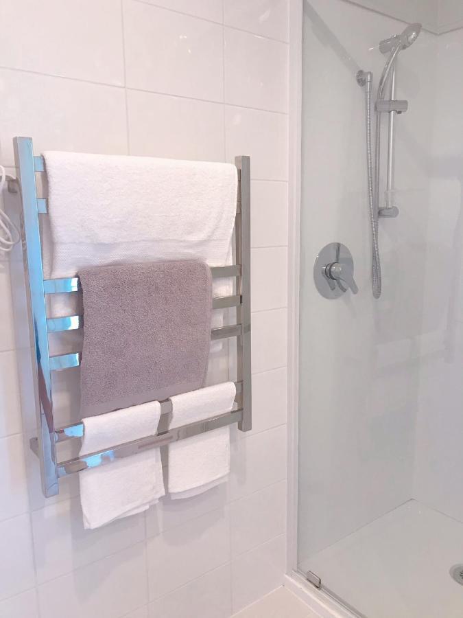 Bright Eden Park Two Bed Townhouse Private Parking Apartment Оукланд Екстериор снимка